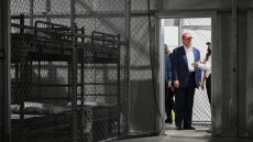 Comme des chiens: HRW dénonce la rétention déshumanisante des migrants aux Etats-Unis