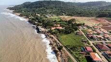 En Guyane, les acteurs publics s'organisent face à l'érosion et la montée des eaux