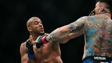 MMA: le combat entre Gane et Aspinall arrêté au 1er round, le Britannique conserve sa ceinture