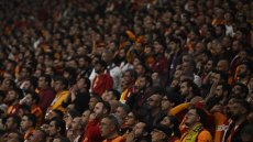 Foot: bouchons d'oreille et antalgiques, plongée dans l'enfer d'Istanbul