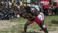 Dans le nord du Togo, devenir un homme passe par les Evala, des luttes traditionnelles