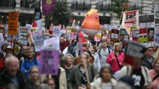 A Londres, des manifestants dénoncent le tapis rouge déroulé à Trump