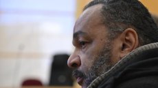 Un spectacle du polémiste Dieudonné de nouveau interrompu par les forces de l'ordre