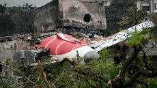 Crash du Boeing 787 d'Air India: une des boîtes noires retrouvée