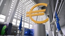 BCE: Lagarde confiante face à la crise française, appelle à renforcer la zone euro