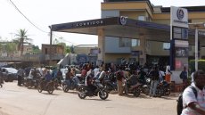 Pénurie de carburant au Mali après un mois de blocus jihadiste