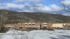 Un tireur ouvre le feu dans une école de l'ouest du Canada, neuf morts