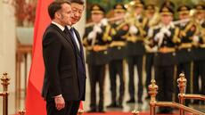 Ukraine, commerce... Macron presse Xi, qui refuse toute responsabilité dans la guerre