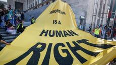 Le Parlement européen fait pression pour faciliter l'accès à l'IVG à travers le continent