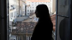 Sept ans après les faits, l'affaire d'une jeune femme tabassée par la police ressurgit à Marseille