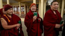 Tibet: la diaspora élit ses dirigeants en exil, sous le regard hostile de Pékin