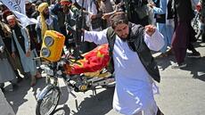 Danse traditionnelle et marée de drapeaux pour fêter cinq ans de pouvoir taliban en Afghanistan