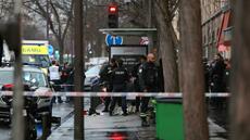 Paris: la police blesse grièvement un homme armé d'un couteau, deux enquêtes ouvertes