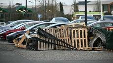 25 Tesla incendiées près de Marseille, la piste criminelle envisagée
