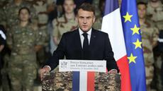 Macron donne le coup d'envoi de la construction du futur porte-avions, remplaçant du Charles de Gaulle