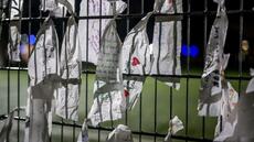 Incendie de Crans-Montana: la Suisse se recueille, les propriétaires auditionnés