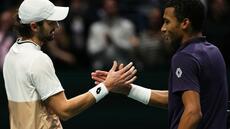 Masters 1000 de Paris: Vacherot stoppé par Auger Aliassime, Zverev rejoint Sinner en demies