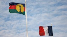 Nouvelle-Calédonie: le Parlement en passe de reporter les élections, avant de rouvrir le dossier institutionnel