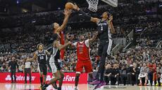 NBA: le retour de Fox porte les Spurs, les Lakers stoppés par les Hawks