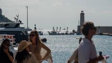 Carburants: la colère des pêcheurs enfle, ports bloqués et réunion au ministère