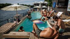 Parisiens aisés cherchent plages privées comme à Saint-Tropez
