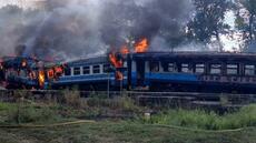 Guerre en Ukraine: Volodymyr Zelensky dénonce une attaque délibérée après la frappe russe contre un train