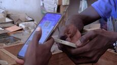 Faux liens, applications malveillantes… la Police alerte sur une vaste campagne d’arnaque visant les comptes Mobile&nbsp;(…)