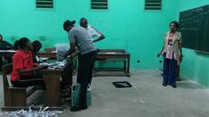 Présidentielle au Gabon: les électeurs ont glissé leurs bulletins dans le calme général