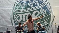 Le capverdien Leroy Pinto chante l'amour au festival Atlantic Music Expo à Praia