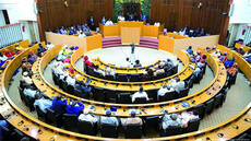 Cérémonie de remise de certificats d’anglais aux députés sénégalais avec l’appui des États-Unis