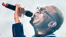 La légende de la musique sénégalaise, Youssou Ndour, décroche le Grand Prix SACEM 2025