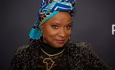 CAN 2025 : Angélique Kidjo, Youssef Akdim et Jaylann ont chanté l’hymne officiel (vidéo)