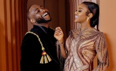 Davido gâte Chioma avec un nouveau Mercedes-Benz G-Wagon 2025 (vidéo)