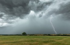 Vague de chaleur et averses orageuses avec chutes de grêle et rafales de vent sous orages de dimanche à vendredi au (…)