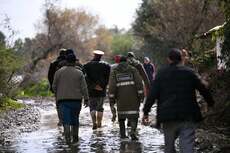 Crues de l’Oued Sebou : évacuations préventives, routes coupées et suspension des cours à Sidi Kacem