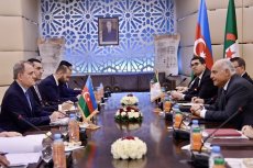 L’Algérie et l’Azerbaïdjan renforcent leur liens : signature d’un accord de coopération stratégique