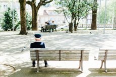 Retraite des Algériens en France : un rapport parlementaire relance la polémique