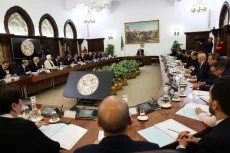 Gouvernement : suivi des grands chantiers pour un été maîtrisé et une rentrée universitaire réussie