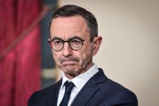 France : avant son départ, Retailleau durcit l’accès aux cartes de séjour pluriannuelles
