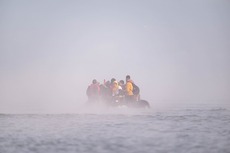 La France augmente l’aide au retour volontaire : jusqu’à 3 500 € pour quitter le pays