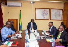 Séance de travail du ministre Nembé avec la Société Équatoriale des Mines (SEM)