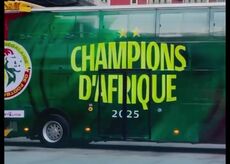 Parade des Lions : Tout est prêt pour célébrer la victoire, le bus annonce les couleurs (Vidéo)