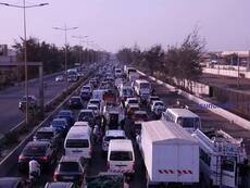 Carambolage à Sébikotane : un bouchon de 4 km sur l’autoroute AIBD-Dakar