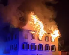 Incendie d'un immeuble en Suisse: le bilan grimpe à quatre morts