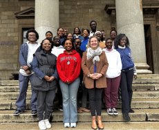 Afrobarometer forme de jeunes chercheurs en sciences politiques de l'Université de Wits à l'analyse et à (…)